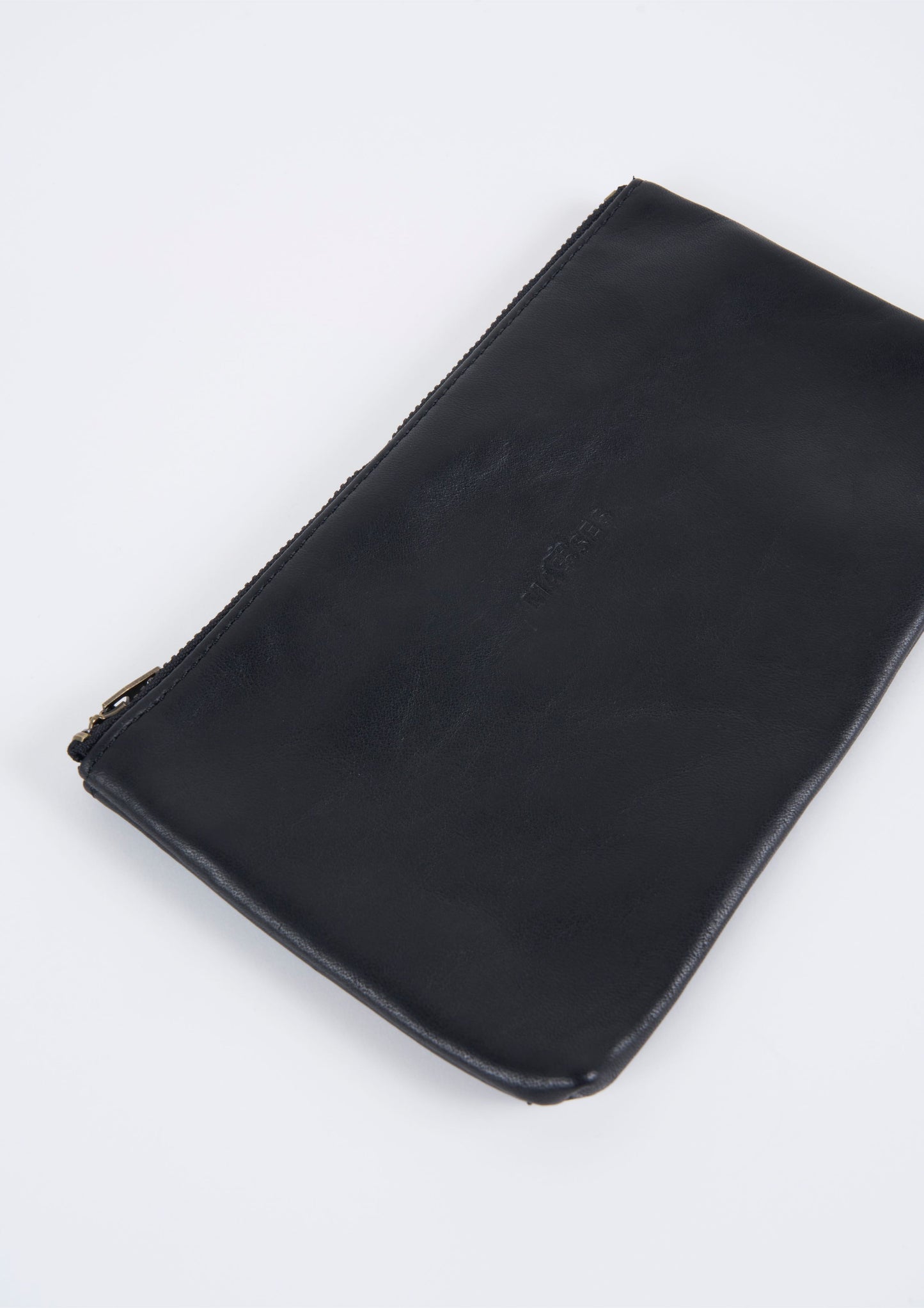 LEATHER CASE M