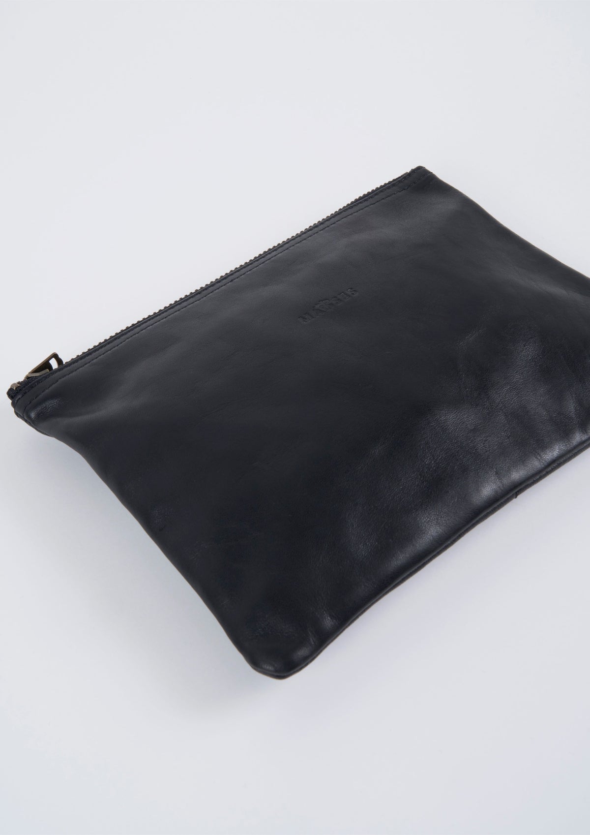 LEATHER CASE L
