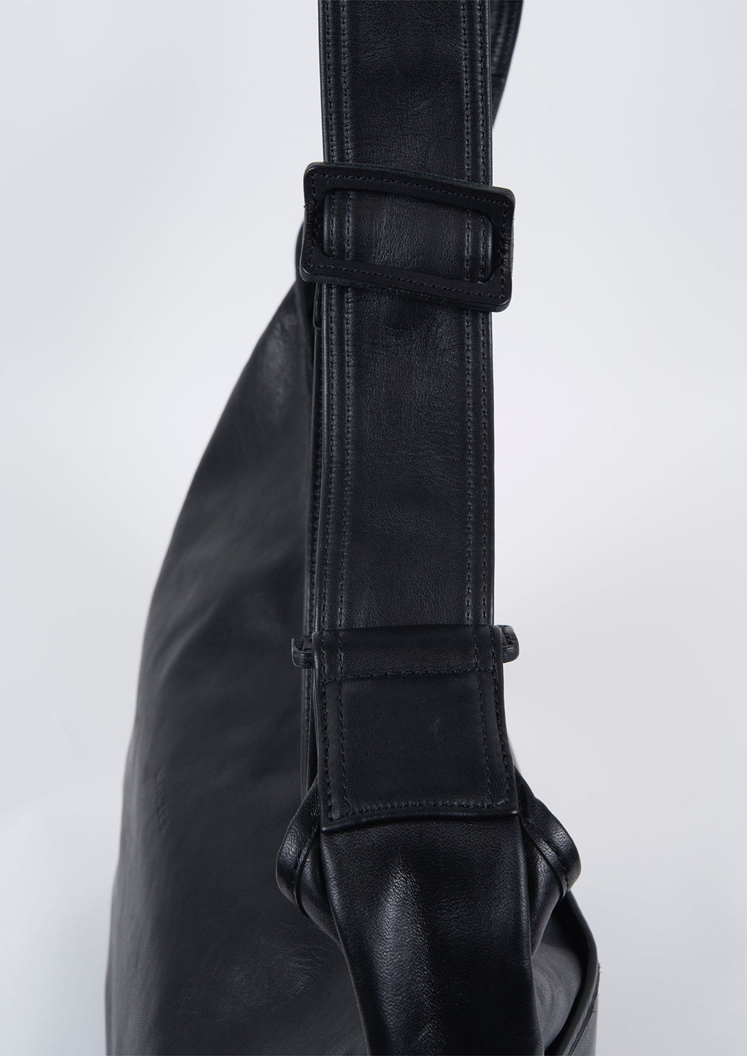LEATHER SHOULDER BAG