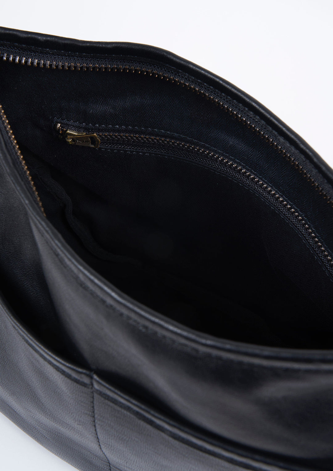 LEATHER SHOULDER BAG