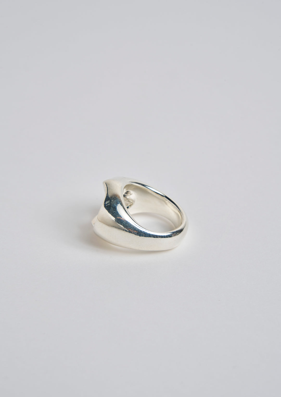 OVAL RING